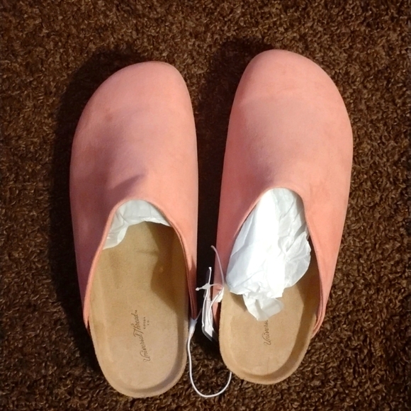 Universal Thread Shoes - Women's Universal Thread Pink Bev Flats Size 7